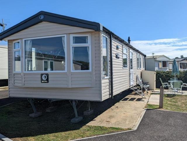 ホテル Sleeps 6 Modern And Bright Caravan Littlesea Haven ウェーマス エクステリア 写真